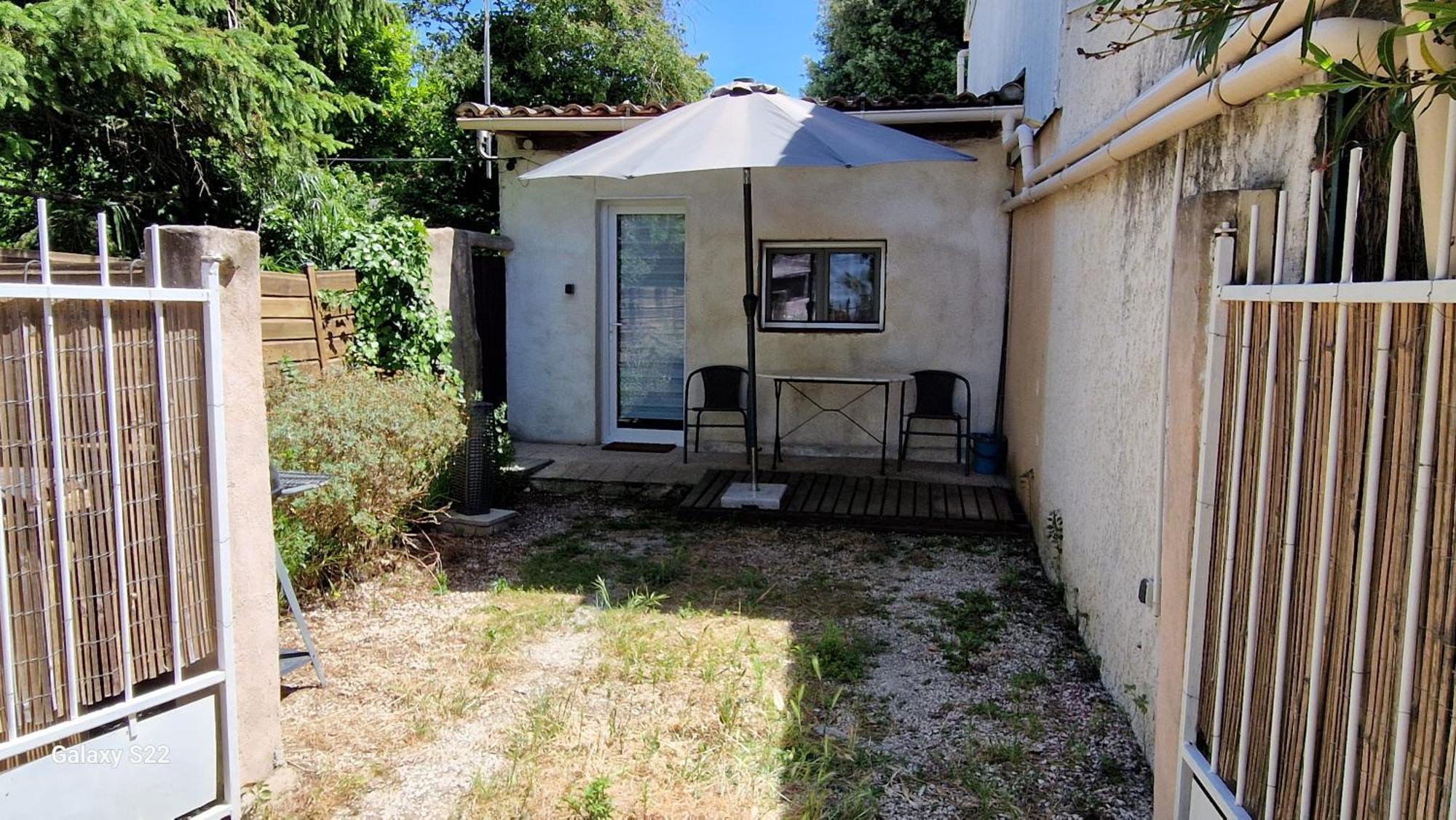 Le Studio Remcam Saint-Mitre-les-Remparts Bagian luar foto